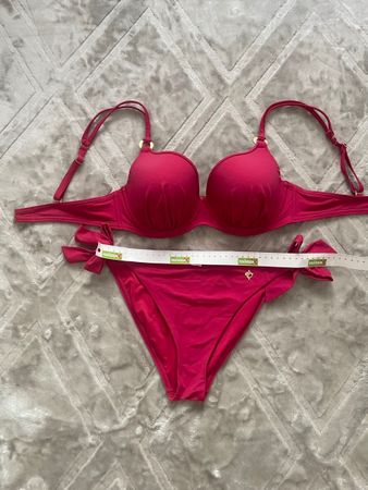 Triumph Bikini Grösse 38D pink neuwertig