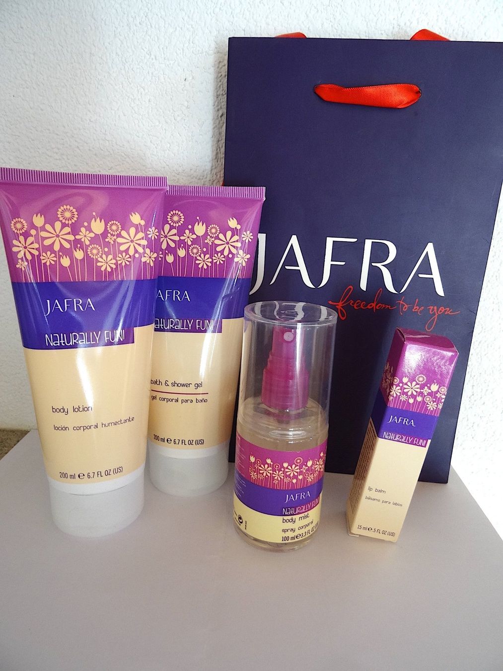 Autres soins du corps: JAFRA Naturally Fun Körperspray Neu – Neuf avec emballage d'origine à Dörflingen par rudis-55 1