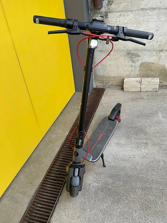 Segway Kickboard: E-Scooter Segway ninebot F3 – Usato da Neuenegg venduto da Stifu 1