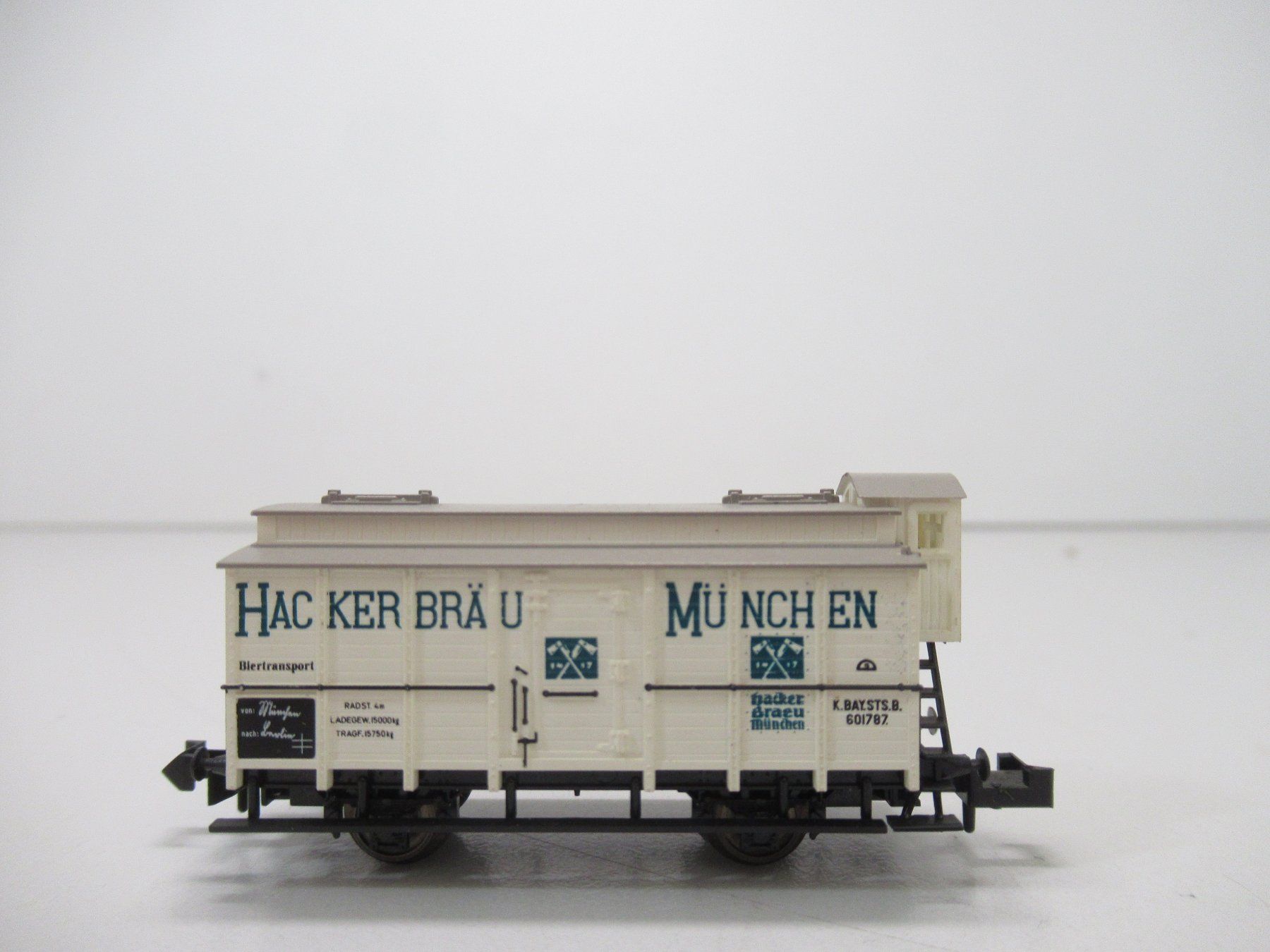Trix Modellini di ferrovie: Minitrix 3218 ged. Güterwagen "Hackerbräu" K.Bay.St.B. N – Usato da Basel venduto da mhmarken 1