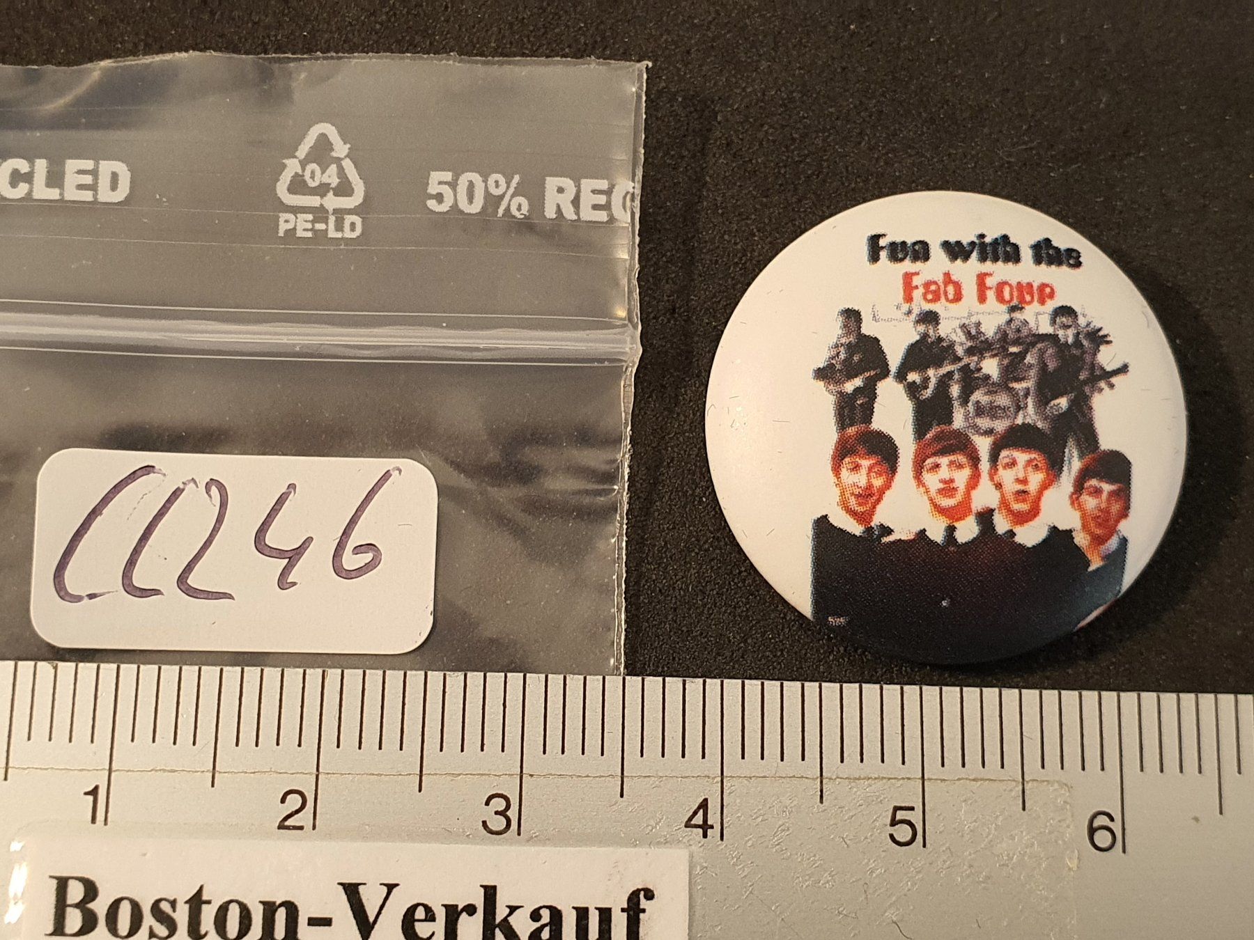 Placchette & Badge: CC246 - Pin /Button - Musik - The Beatles – Usato da Reinach BL venduto da Boston-Verkauf