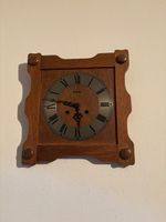 Wanduhr Regnis Holzgehäuse römische Ziffern antik