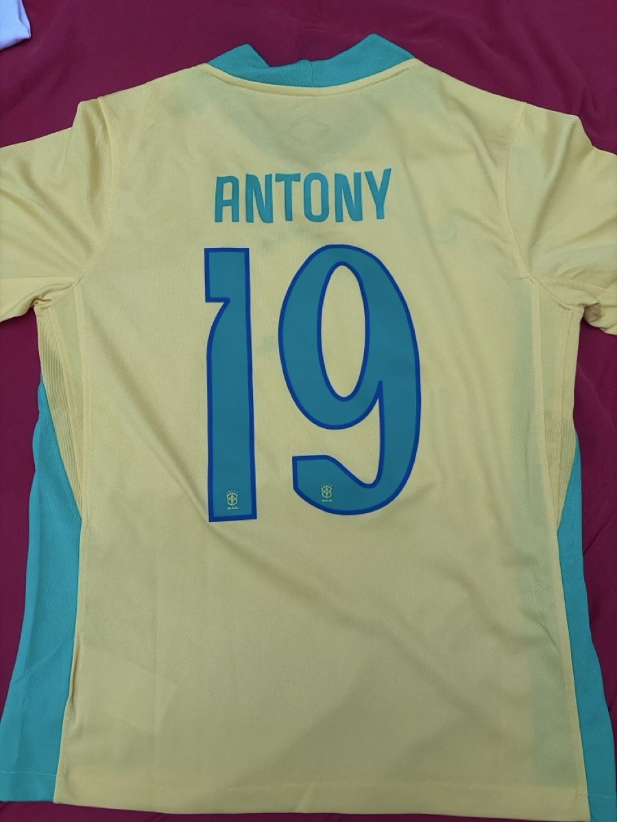Leibchen & Hosen: Fussballtrikot, Brasilien, Antony – Gebraucht aus Gommiswald von aar_zr2b 1