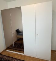 4-türiger weisser Spiegelschrank