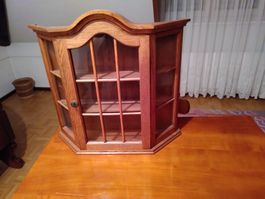 Hängeschrank Holz Vitrine mit Glasfront guter Zustand