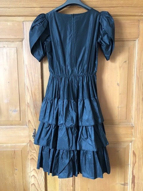 Akris Kleider: Abendkleid aus Seidentaft von AKRIS – Neu (gemäss Beschreibung) aus Luzern von Versuchende 1