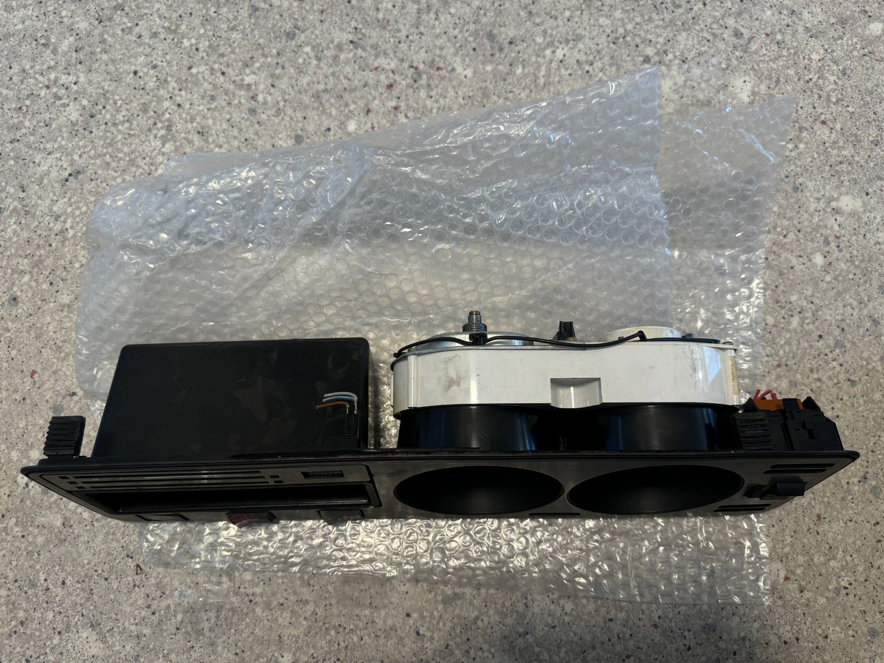 Volkswagen Alle Autoersatzteile: Kombiinstrument Urgolf Golf1 Typ17 original Tittentacho – Gebraucht aus Bannwil von 323i0_1 4
