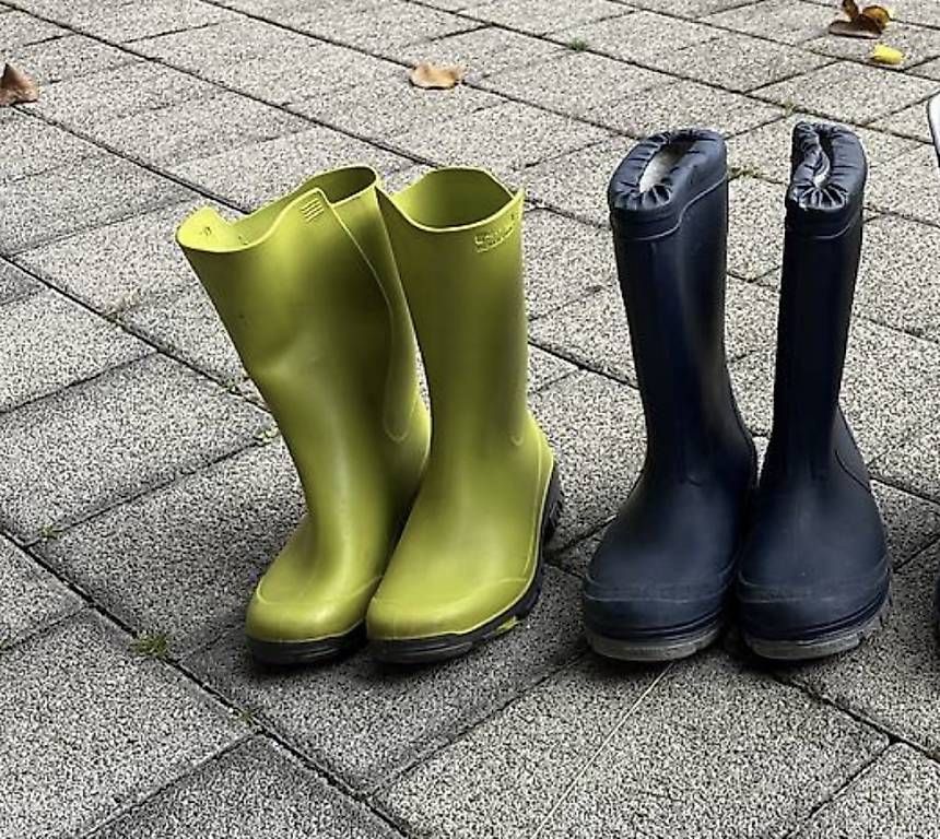 Scarpe per ragazzi: Gummistiefel Grösse 33 und 34 – Usato da Kastanienbaum venduto da pet_57dn