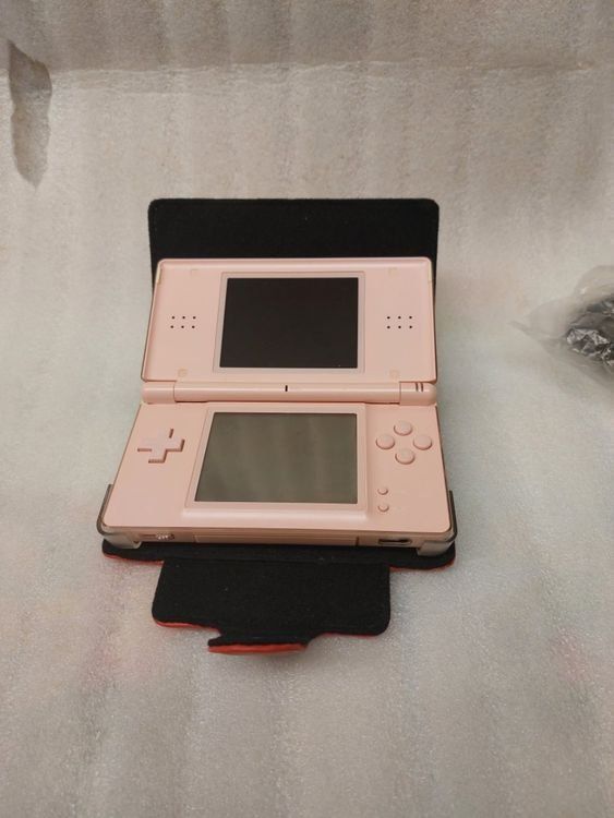Nintendo Consoles: Konsolle Pink DS Lite Nintendo + 5 Jeux + ..... – D'occasion à Pambio Noranco par Pol69 4