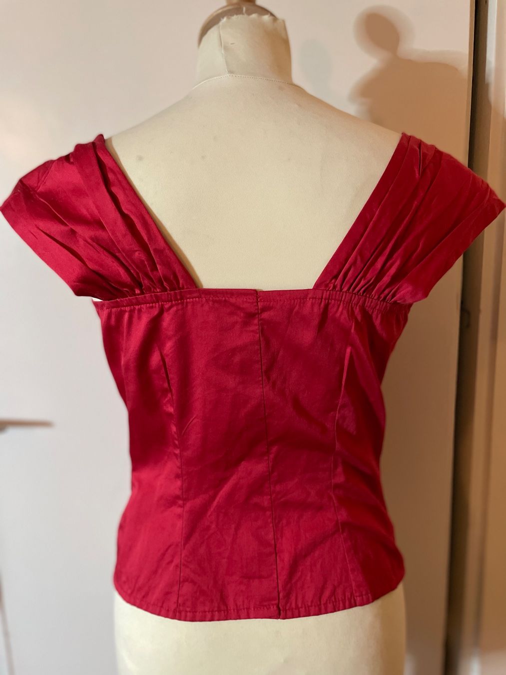 Top: 1950s Vintage top in red size 38 – Usato da Zürich venduto da MISSYS-WONDERBAG 1