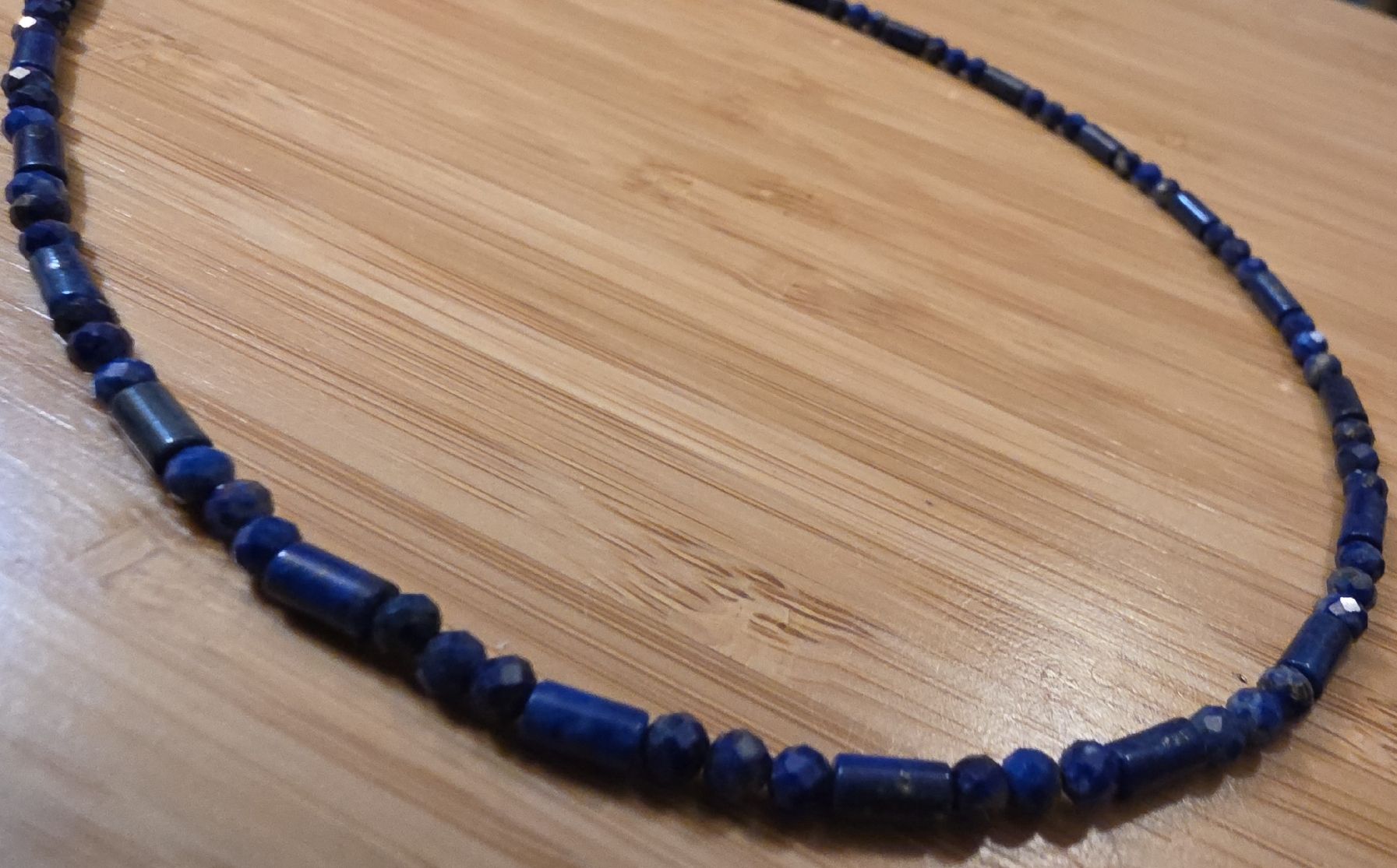 Catenine: Halskette Lapislazuli facettiert 3mm. 45cm. – Nuovo e nell'imballaggio originale da Zetzwil venduto da Sonneblueme987