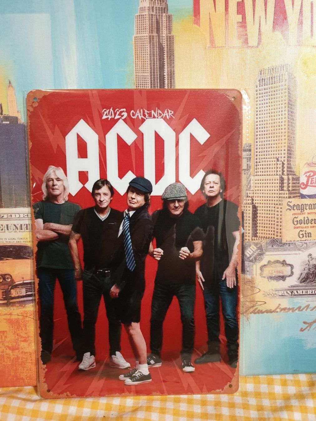 Insegne: AC/DC  - Metallschild – Nuovo e nell'imballaggio originale da Olten venduto da Marsmobil