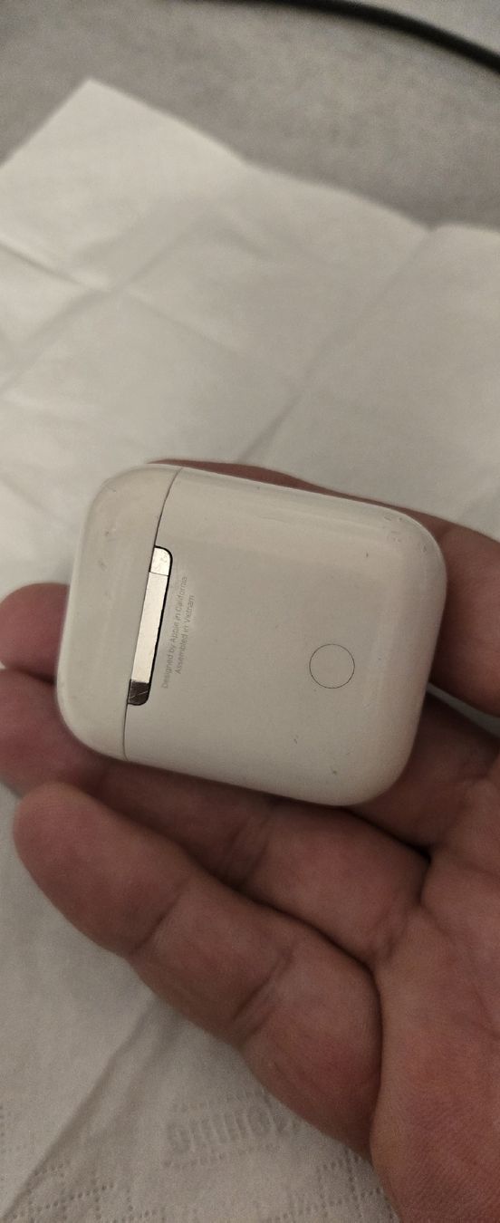 Apple Cuffie: Apple AirPods mit Ladecase – Usato da Neuenhof venduto da archia 7