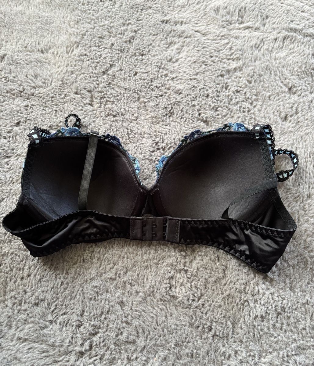 Altra biancheria intima: Black Bra with Blue Flowers Size M – Nuovo (secondo la descrizione) da Wichtrach venduto da Re_Fit 1