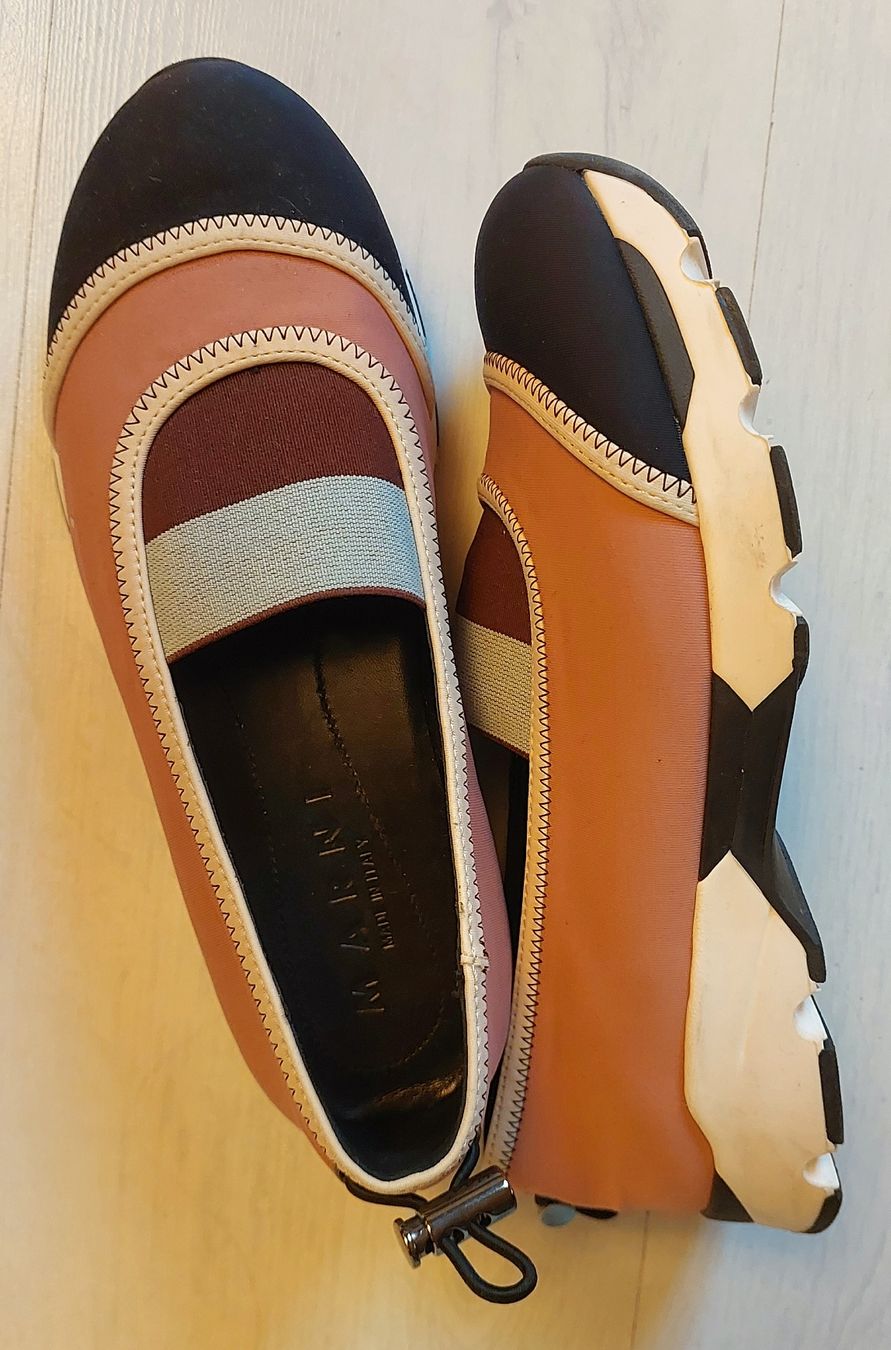 Chaussures femmes: Sneaker – D'occasion à Brunnen par CHOUCHOU. 2