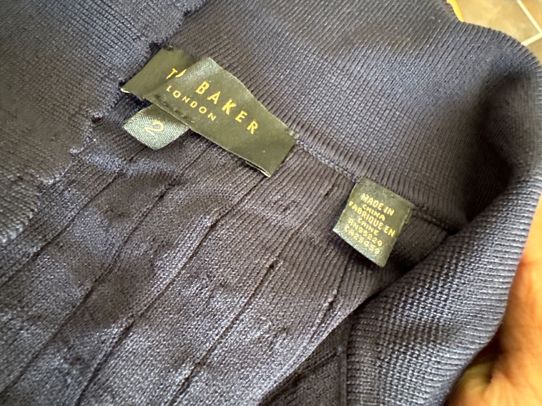 Kleider: Strickkleid, marineblau, Kragen, Kurzarm – Neu und originalverpackt aus Veyras von ValClasse 9