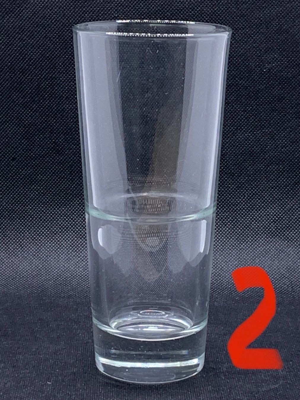 Bicchieri: 2 Stk. Glas mit zwischen Rand – Usato da Eschlikon TG venduto da 1.- 3