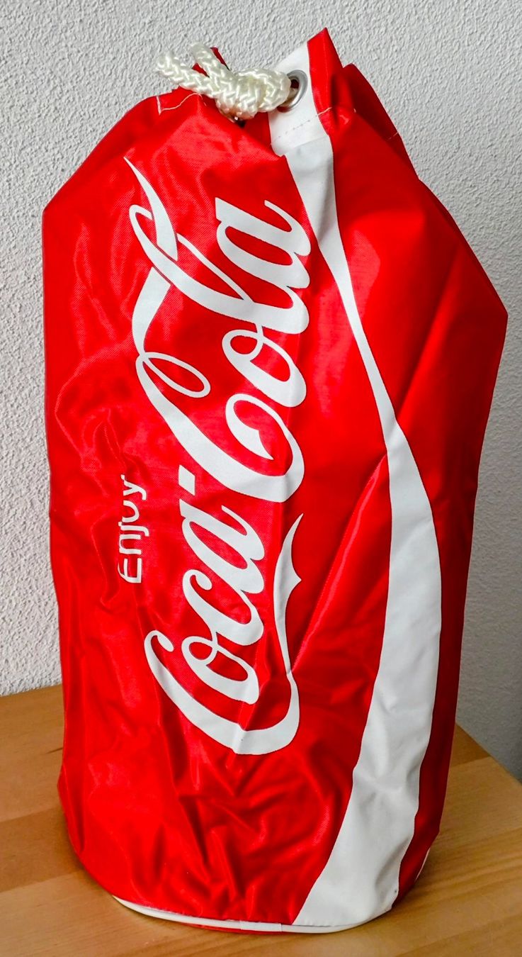 Coca-Cola Taschen: Coca-Cola Sportsack – Neu (gemäss Beschreibung) aus Pfäffikon ZH von Colacity