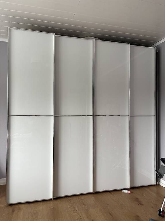 Armadi: Kleiderschrank – Usato da Steckborn venduto da mar_r2cf