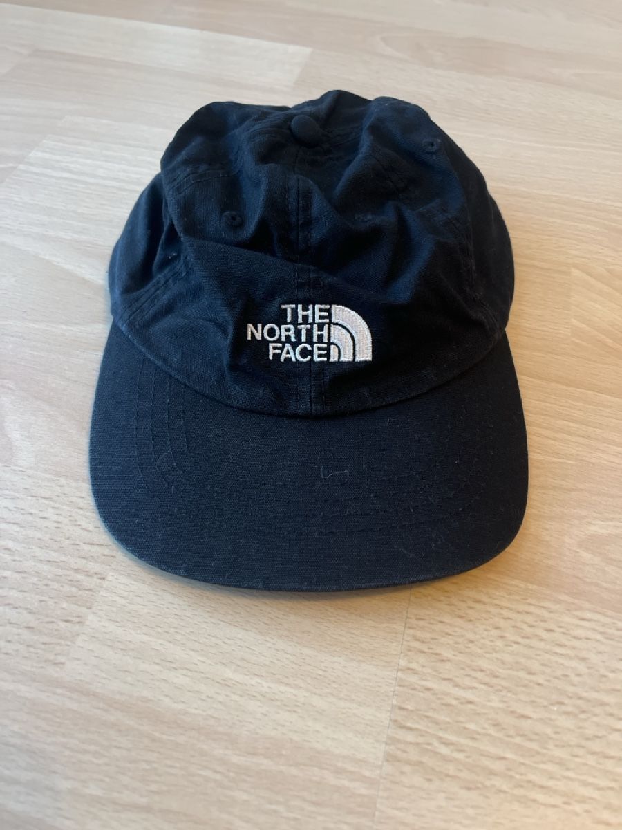 North Face Copricapi, berretti & cappellini: Cap The North Face schwarz – Usato da Düdingen venduto da MurRie