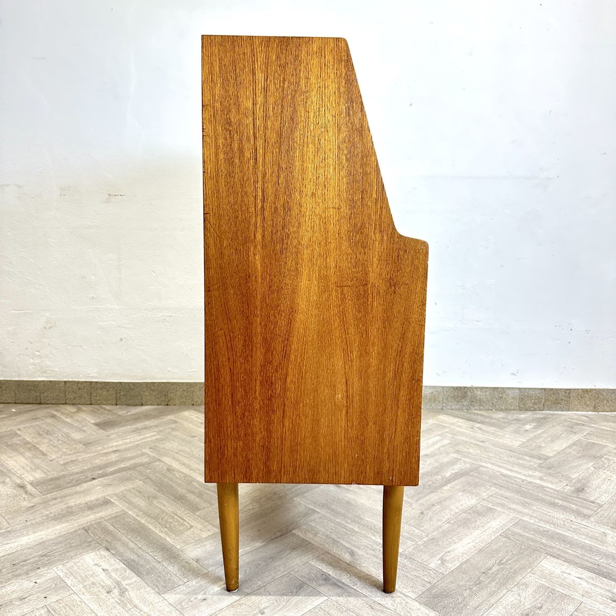 Schreibtische: Mid Century teak Sekretär by ANGVIK MOBLER – Gebraucht aus basel von vintory.ch 4