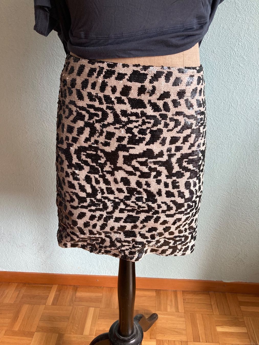 Banana Republic Gonne: Jupe léopard sequins banana Republic taille 2 – Usato da Genève venduto da ct_fqr8