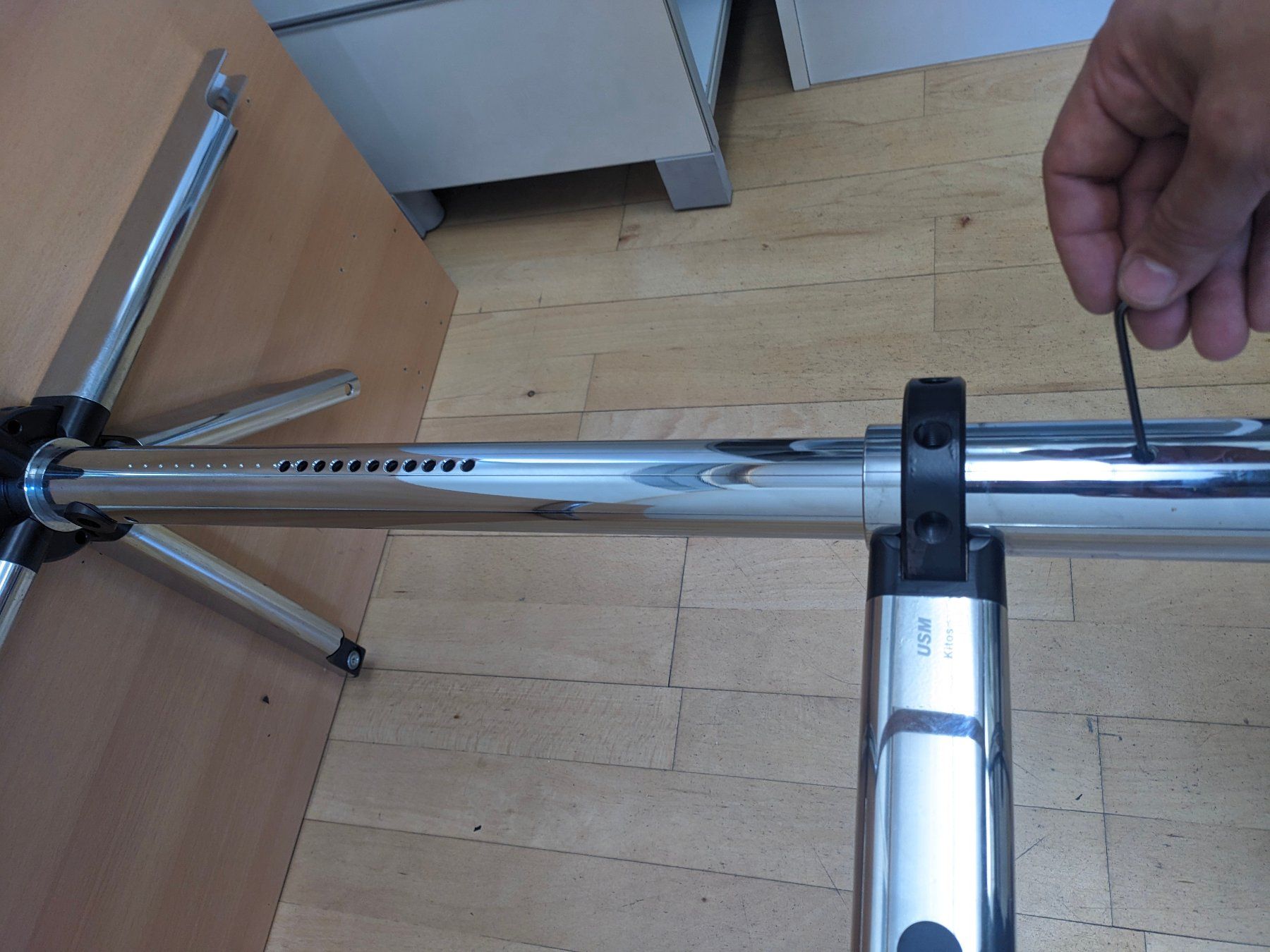 USM Schreibtische: USM Kitos Sitz-/Stehtisch 160*80cm – Gebraucht aus Uster von paulomor 6