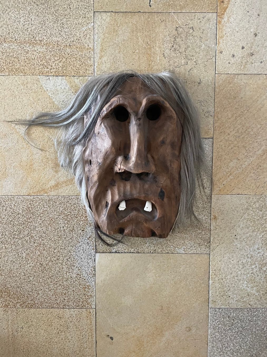 Alle Dekorationen: Masque traditionnel suisse en bois – Gebraucht aus Herrenschwanden von noe_xz8r