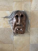 Masque traditionnel suisse en bois