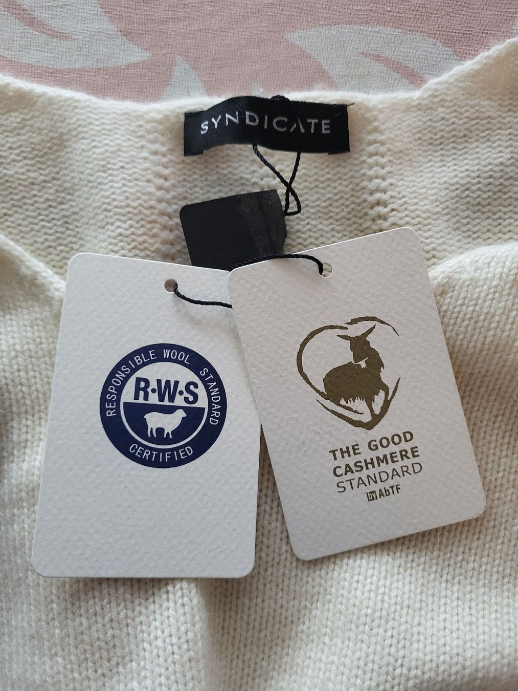 Pulls & Sweat-shirts: Neu Pullover mit Kaschmir Syndicate, Gr M – Neuf (Voir description) à Suhr par lul_87gh 2