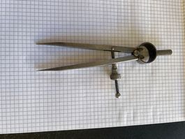 Zirkel aus Metall mit Stellschraube gebraucht Zustand