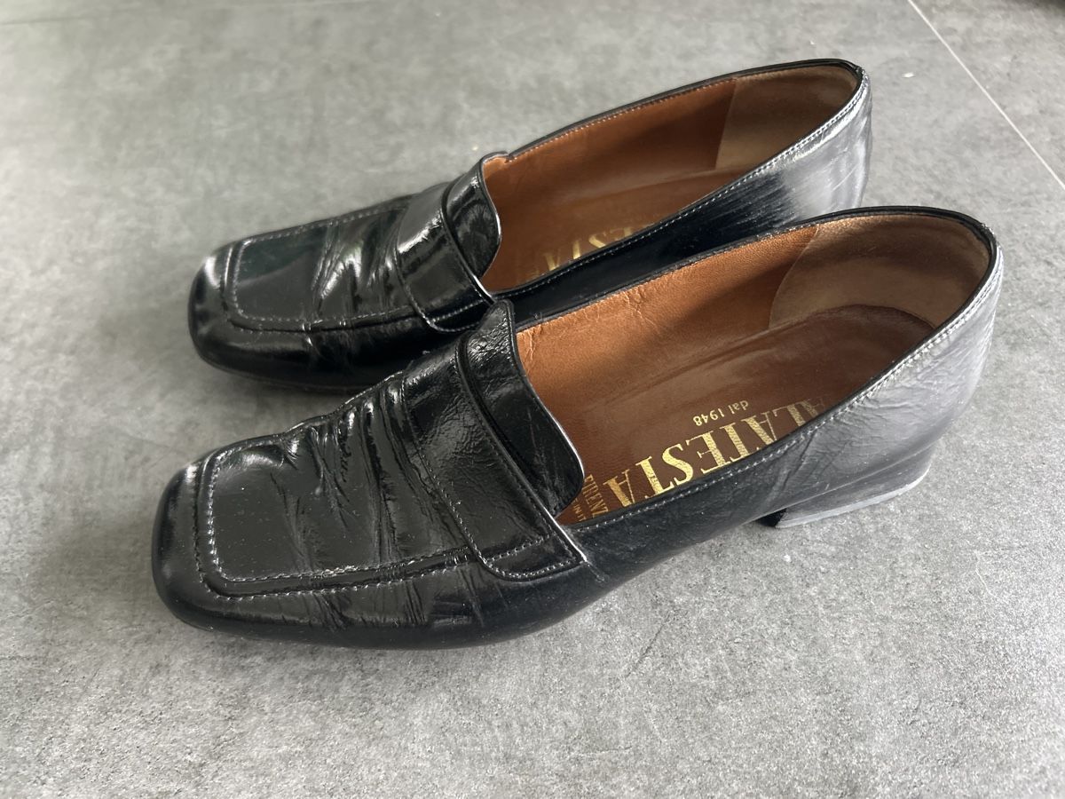 Chaussures femmes: Mocassins noirs 371/2 – D'occasion à Yens par Chriis 2