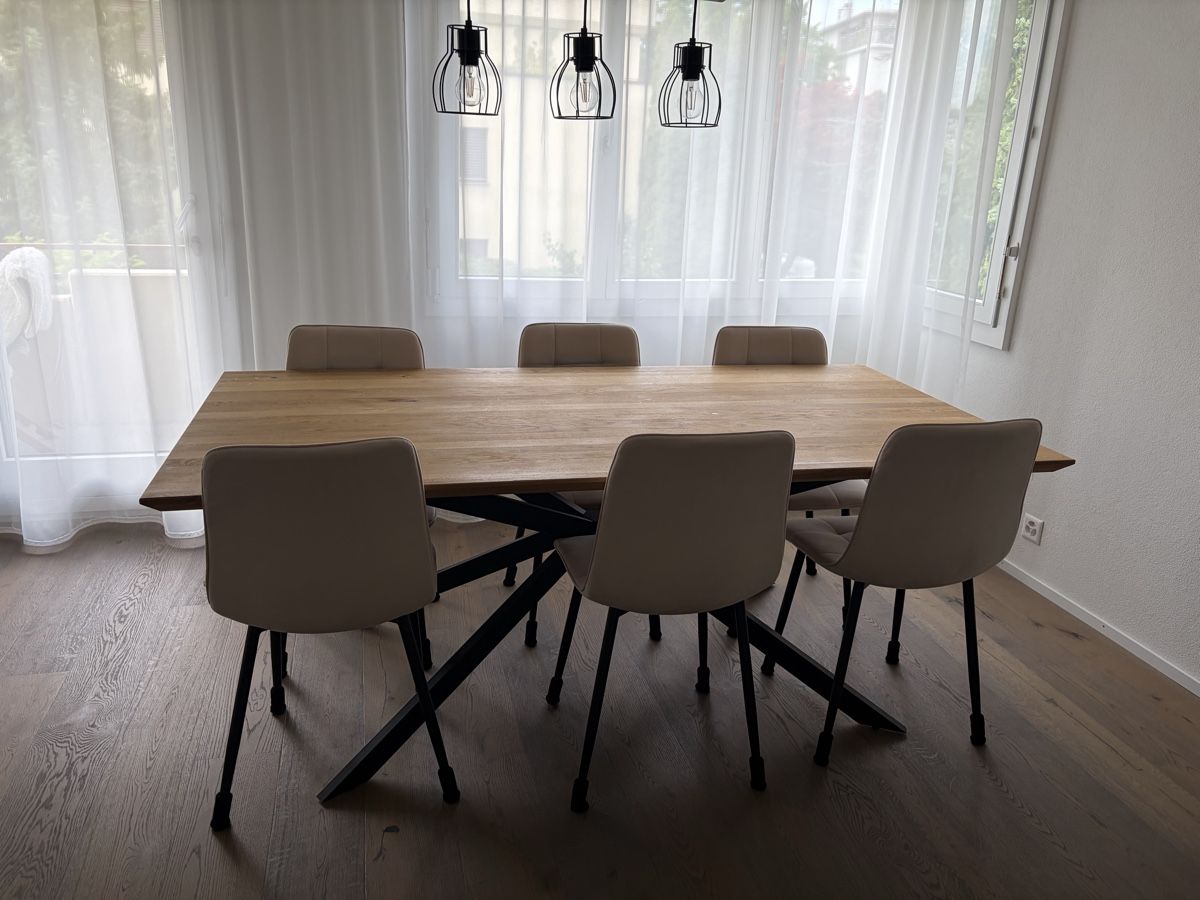 Tische: Esstisch + 6 Stühle – Gebraucht aus Wetzikon ZH von sofia.micolucci