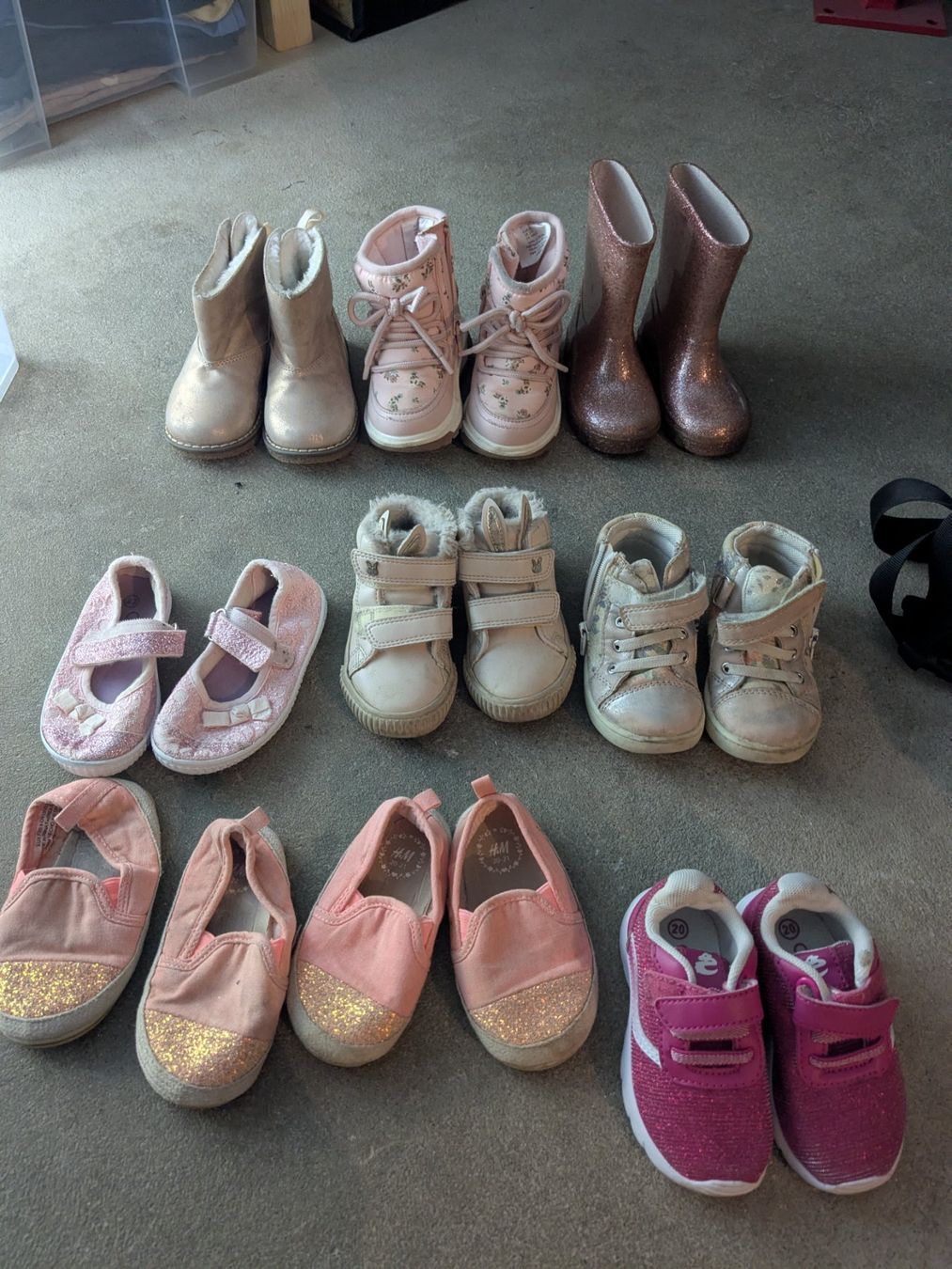 Scarpe per ragazzi: Kinderschuhe Grösse 20-22 gebraucht – Usato da Burgdorf venduto da CMA21