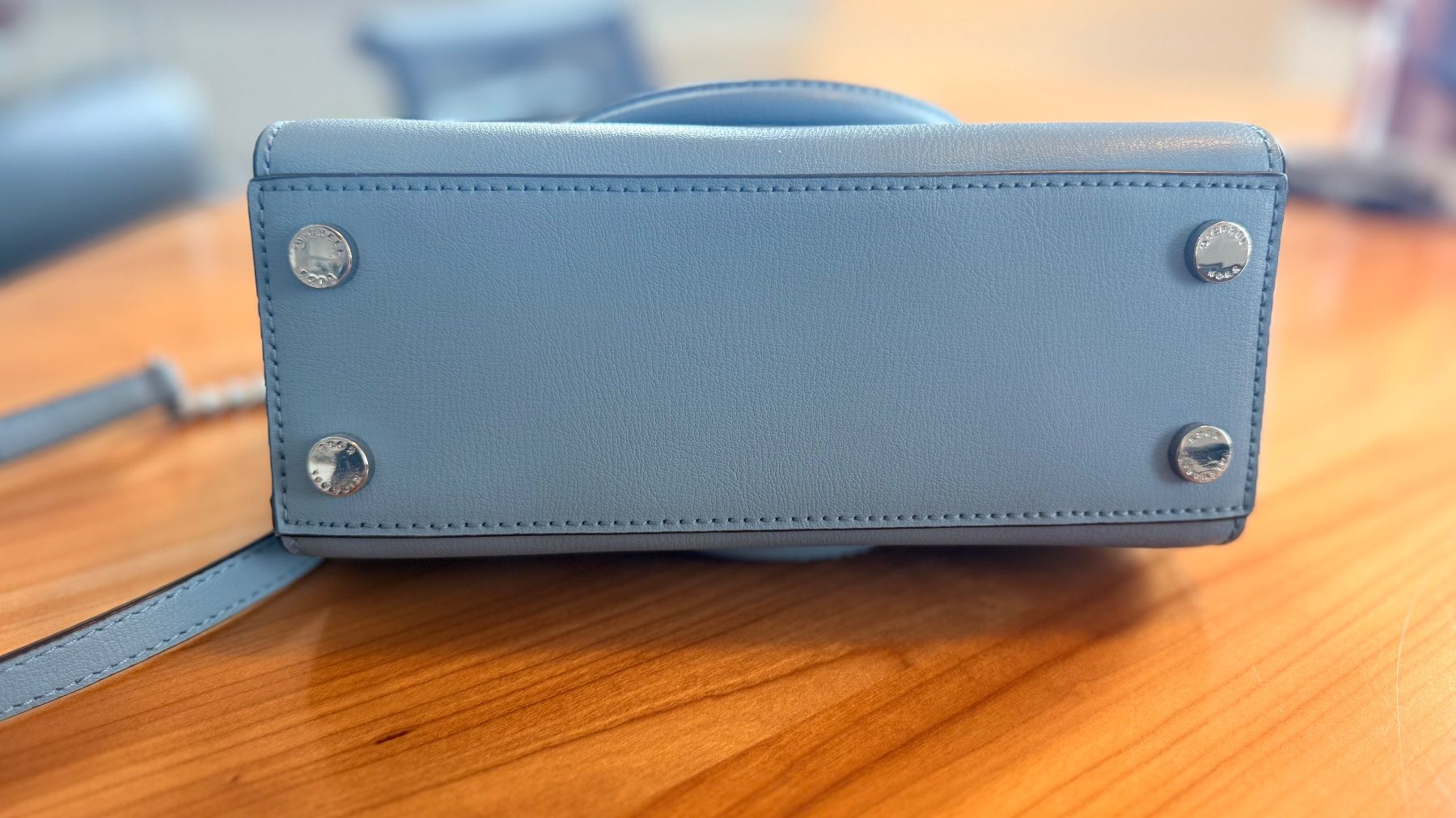 Michael Kors Borse da donna: Handtasche Michael Kors hellblau gebraucht – Usato da Zürich venduto da Nimbusso 3