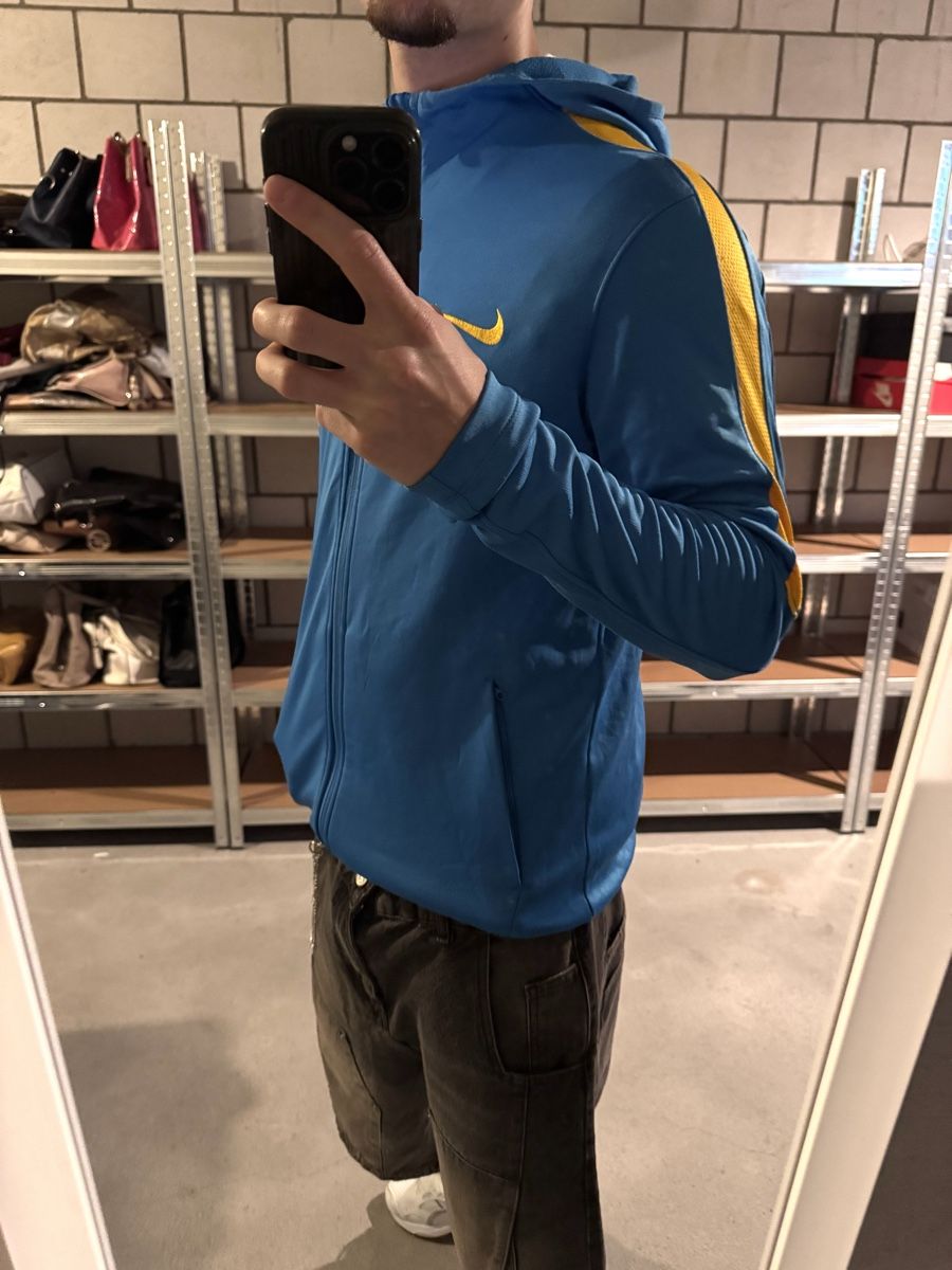 Nike Giacche: vintage nike barcelona trackjacket blue – Usato da Oberhofen Thun'see venduto da 61archive 1