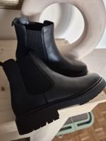 Stiefelte aus echtem Leder neu num.39 leicht gefuttert 