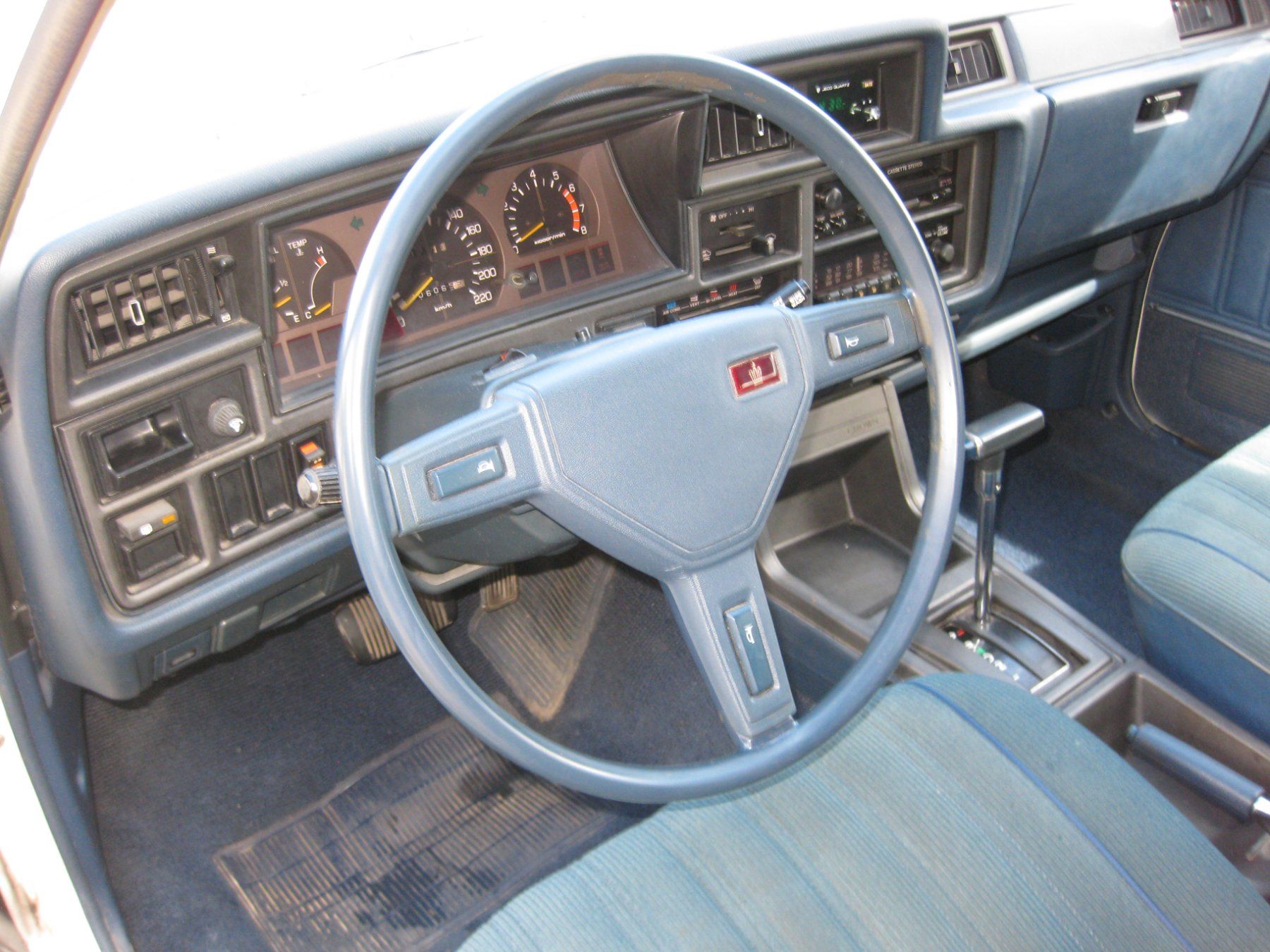 Toyota Autos: Toyota Crown 2.8i – D'occasion à Mur (Vully) VD par TAD327 8
