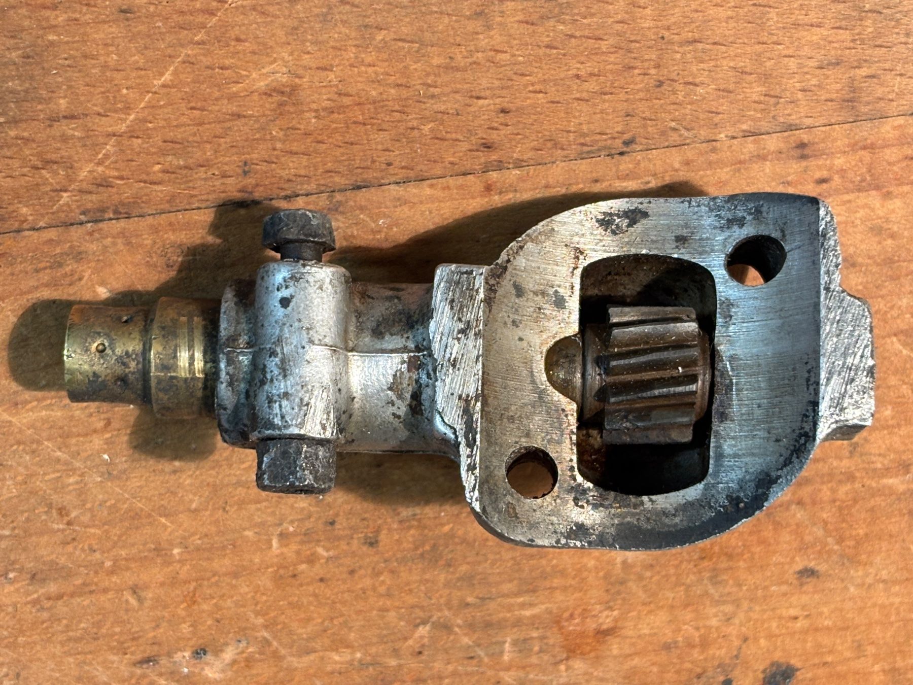 Tutti pezzi di ricambio auto: alter Tachoantrieb Oldtimer Tachoschnecke 1930er – Usato da THERWIL venduto da Fcbbasel 2
