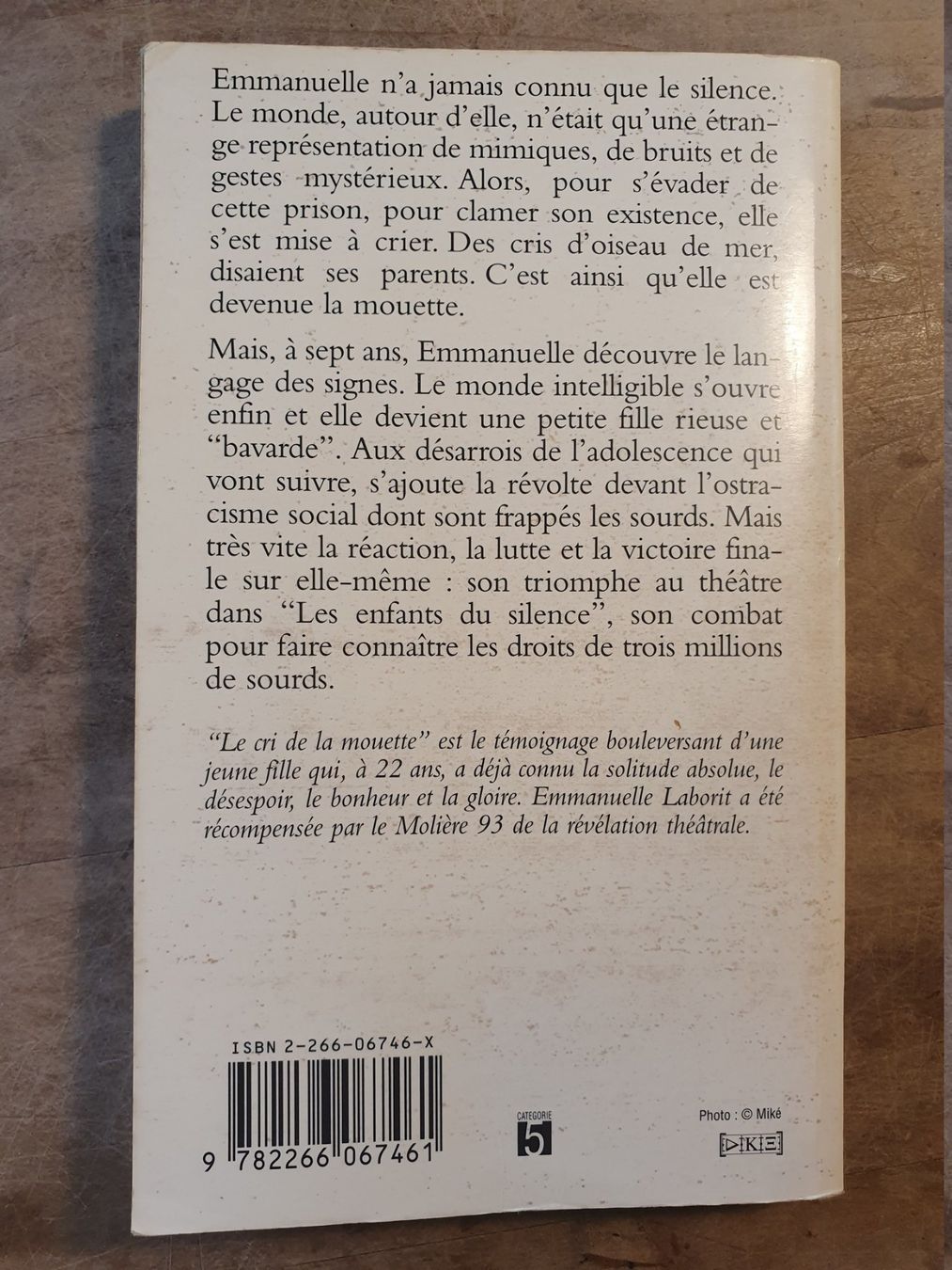 Libri: Le cri de la mouette Emmanuelle Laborit Pocket – Usato da Zürich venduto da loosebone 1