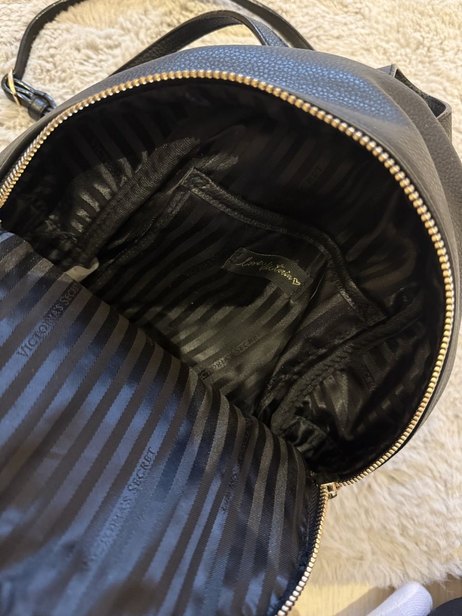 Victoria's Secret Zaini: Victoria's Secret Rucksack, Schwarz – Usato da Wohlen AG venduto da Coco_91 3