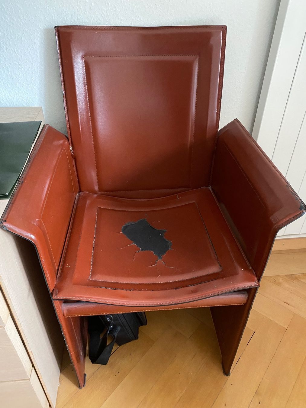 Stühle: Chaise design italienne. Avec defauts – Gebraucht aus Küssnacht am Rigi von CALIFRASQUI