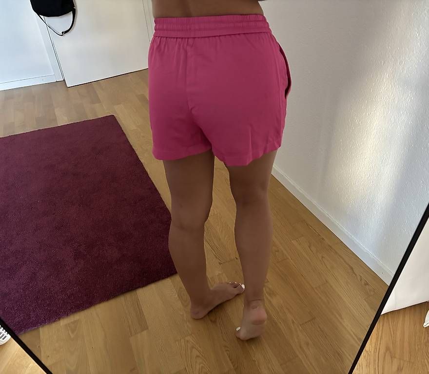 Pantaloni: Shorts pink  – Usato da Bern venduto da Milie.Lou 1