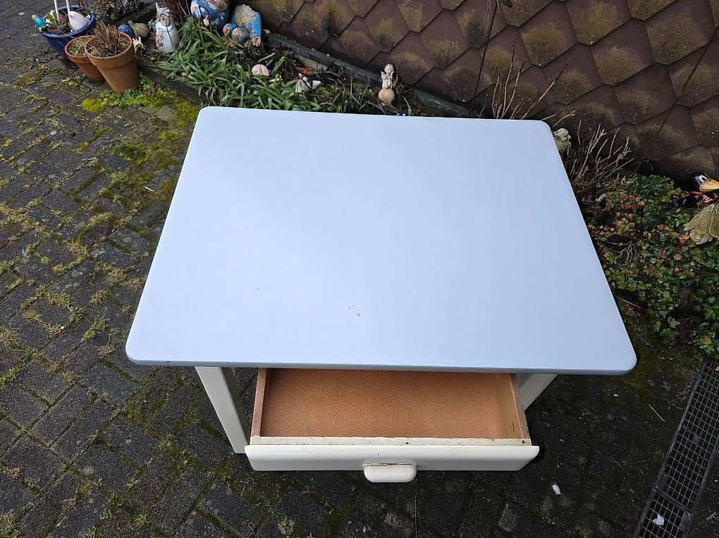 Tische: Tisch – Gebraucht aus Zuzgen von KaffiiZ 1