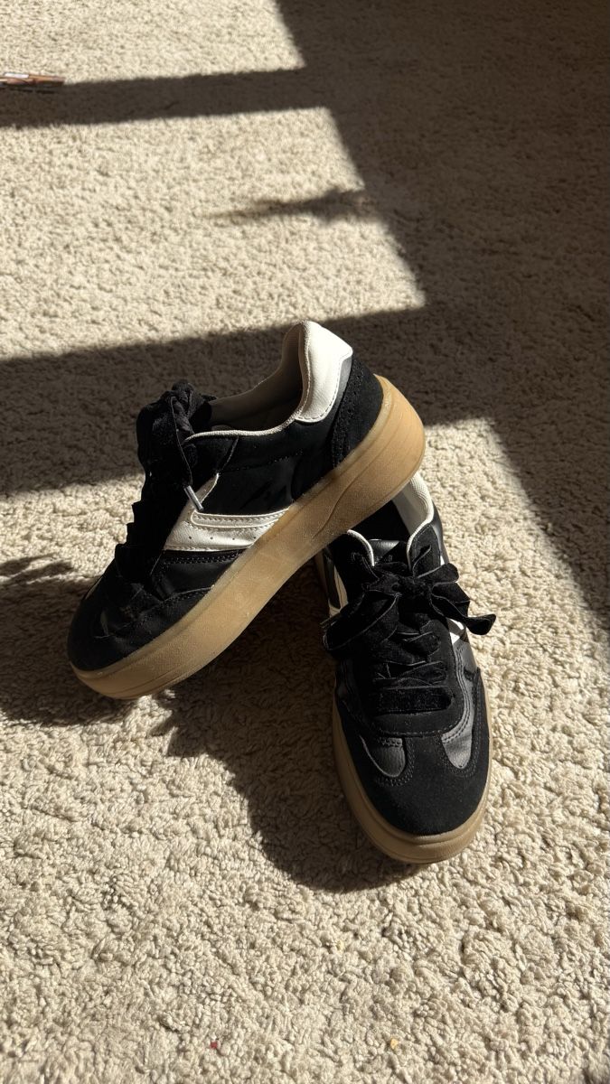 Bershka Scarpe da donna: Bershka Turnschuhe Größe 37. – Usato da Arbon venduto da mau_52qv 3