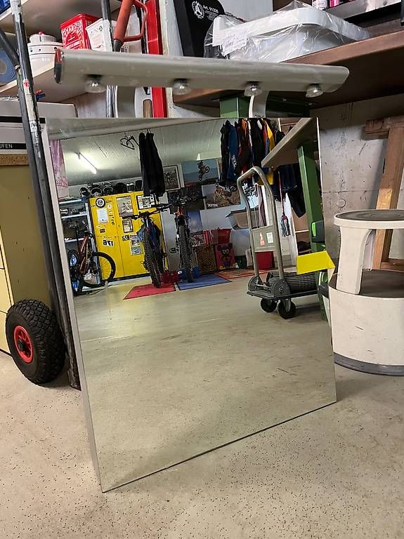 Armoires miroirs: Spiegelschrank – D'occasion à Dallenwil par cor_9fl6