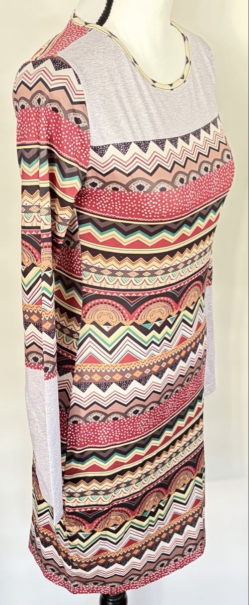 Kleider: Buntes Sommerkleid Gr. S im Ethno-Look, Langarm, Polyester – Gebraucht aus Gränichen von RetoLexi 1