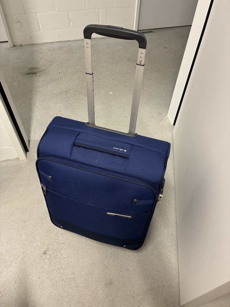 Sonstiges zu Aviatik: Samsonite superlight trolley - cabin  – Gebraucht aus Zürich von Flaviavirginia 1