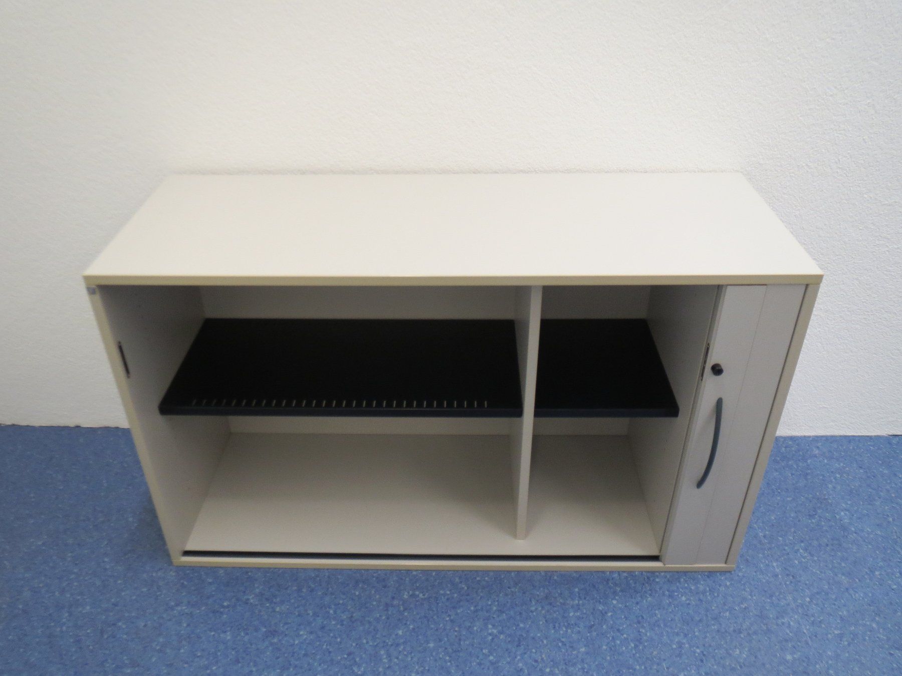 Armadi: Rollladenschrank hellgrau 120 cm – Usato da Hüttwilen venduto da Andmithand 1