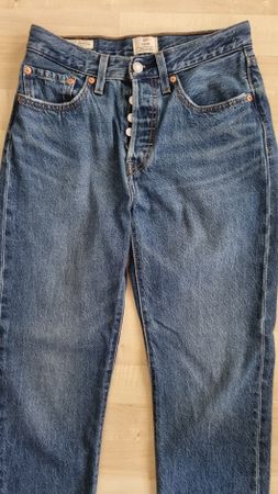 Levis! Stylische 501 Crop Jeans, Gr. 26, Länge 28, wie neu! 
